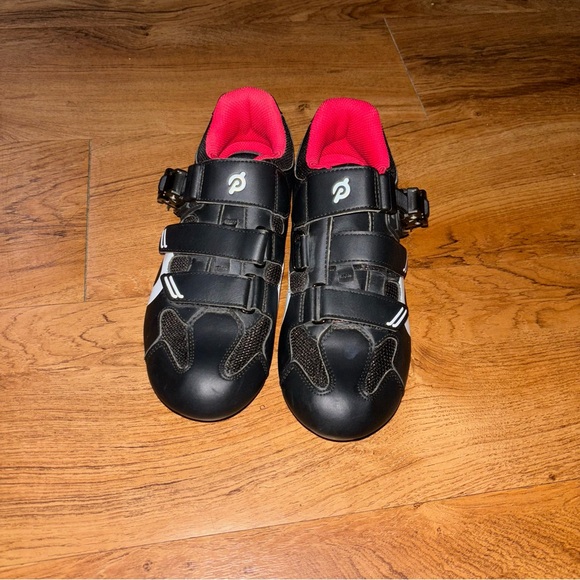 Peloton Cycling Black Red Shoes Size 39 Women’s 8 Men’s 6 - Picture 1 of 8